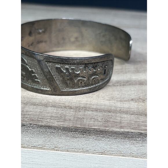 Vintage Sterling Silver 925 ECUADOR signed Cuff Bangle Story Teller Bracelet - Picture 6 of 12